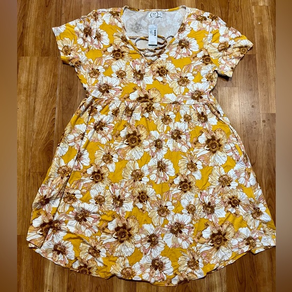 🆕 NWT Maurices 24/7 lace up floral skater dress, XL - Picture 1 of 4